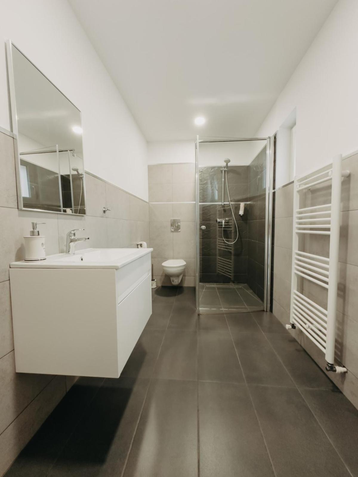 Marcos Apartments Victoriei - Self Check-In Решица Экстерьер фото