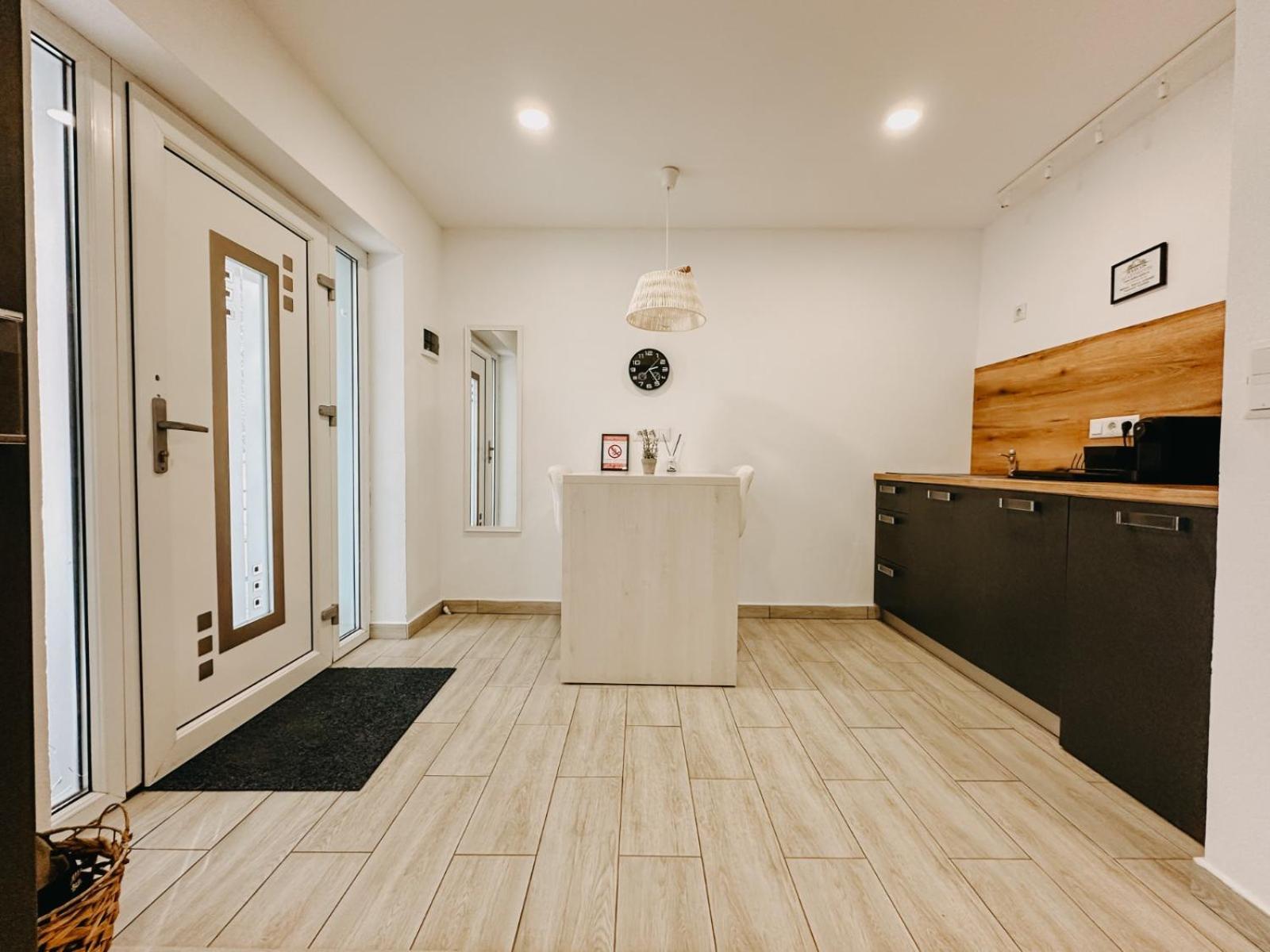Marcos Apartments Victoriei - Self Check-In Решица Экстерьер фото