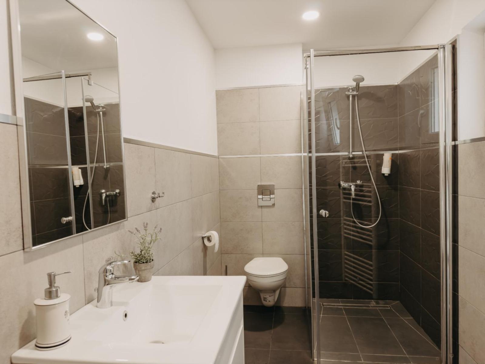 Marcos Apartments Victoriei - Self Check-In Решица Экстерьер фото
